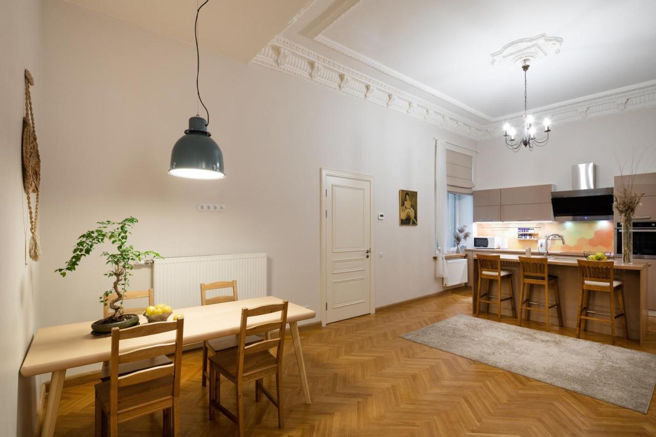 Appartement Old Modern And Spacious 2 Bedroom Riga
