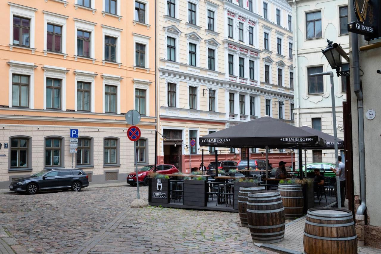 Old Modern And Spacious 2 Bedroom Appartement